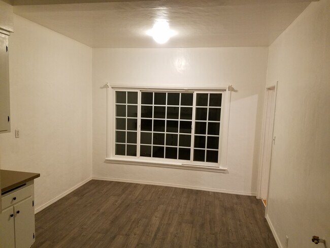 Building Photo - 1621 2nd Ave