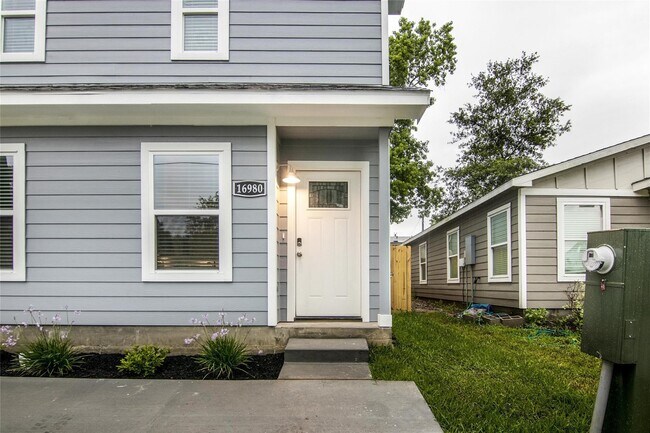 Foto del edificio - 16980 W Ivanhoe St