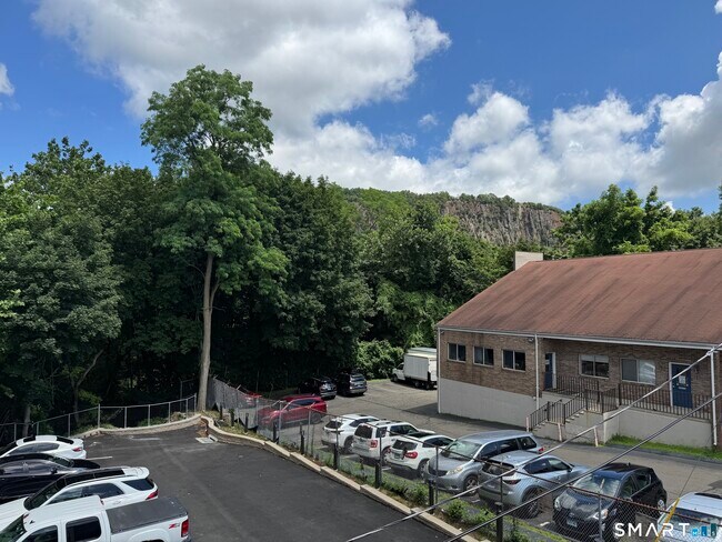 Foto del edificio - 1085 Whalley Ave