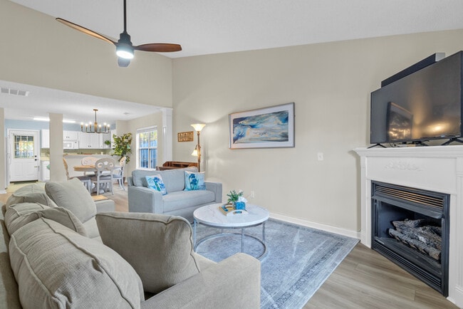 Building Photo - Furnished rental in Chapin