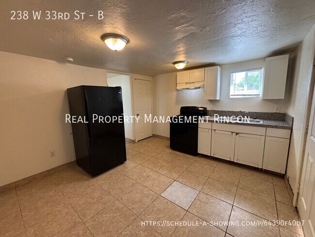 Building Photo - 238 W 33rd St