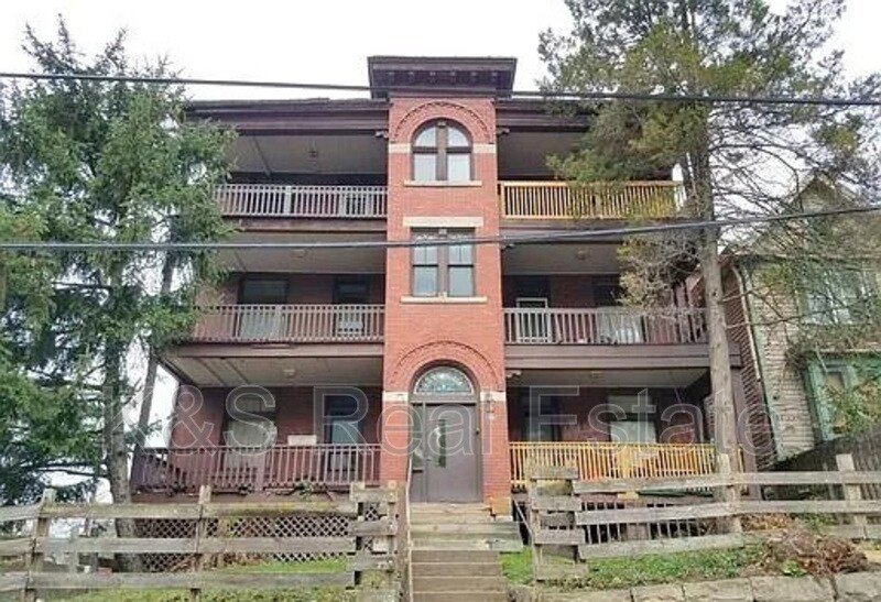115 S Birmingham Ave, Avalon, PA 15202 Condo for Rent in Avalon, PA