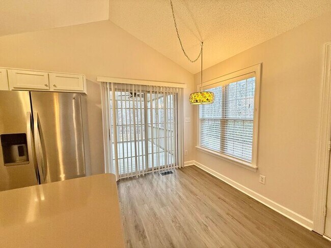 Foto del edificio - 925 Borage Dr