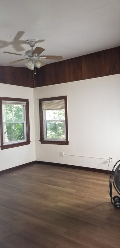 Foto del edificio - 3121 Oak Grove Dr