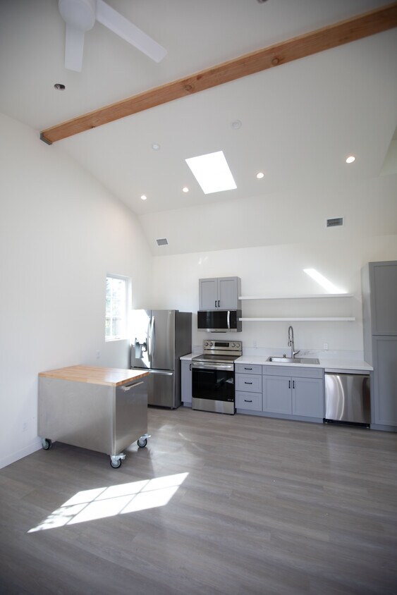 Foto principal - 1435 Gillespie St