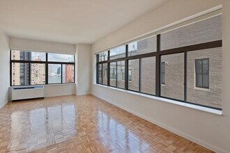 Building Photo - 33 Rector St