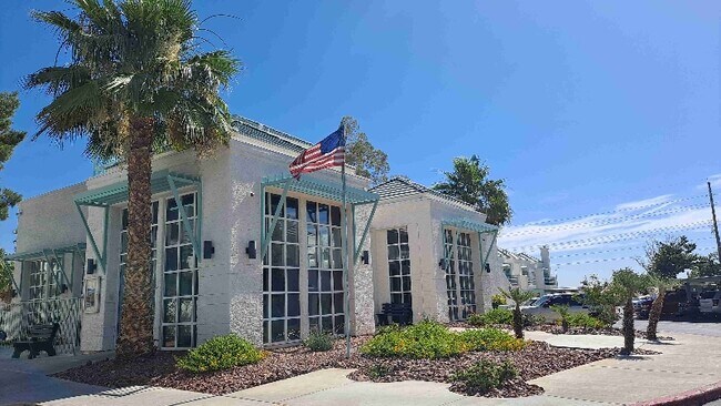 Foto del edificio - 7100 W Pirates Cove Rd