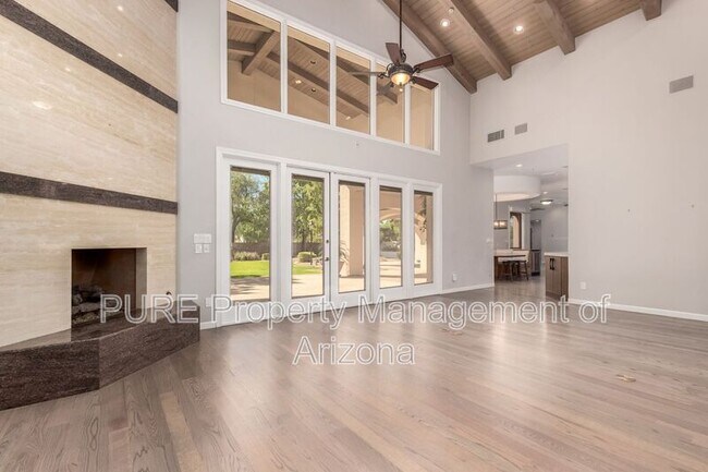 Foto del edificio - 10761 E Fanfol Ln