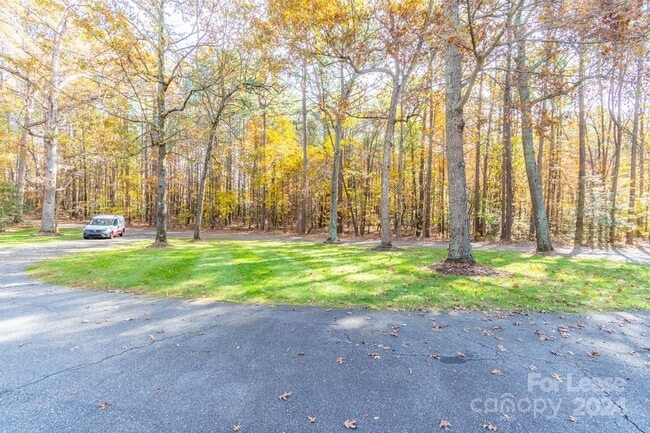 Building Photo - 7589 Monbo Rd