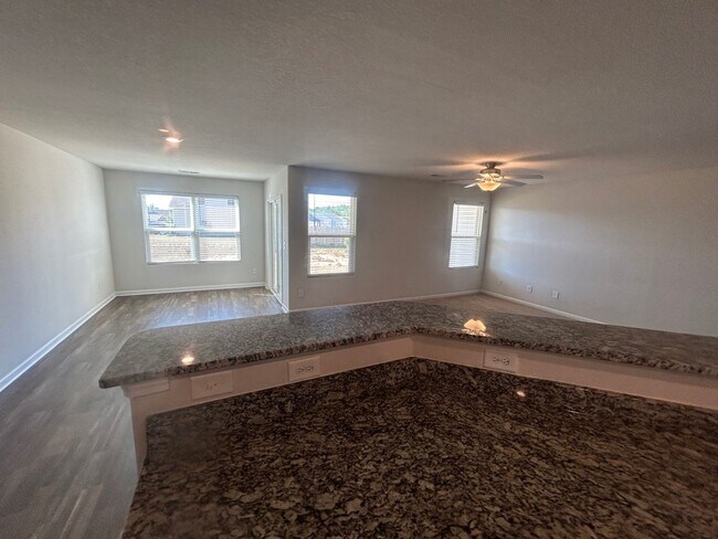 Building Photo - 259 Common Reed Dr