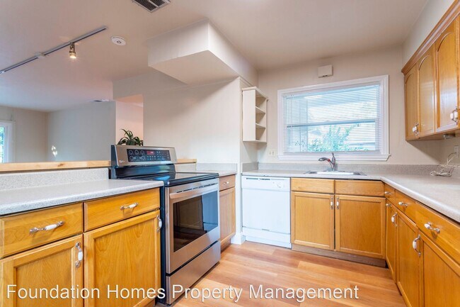 Building Photo - 3 br, 2 bath House - 480 Quietwood Dr.