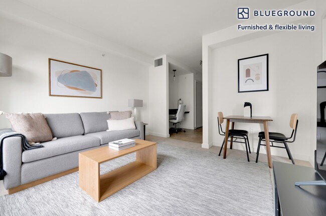 Foto del edificio - 10301 NE 10th St