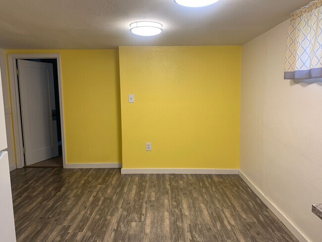 Foto del edificio - 529 &amp; 529 1/2 Avenue B
