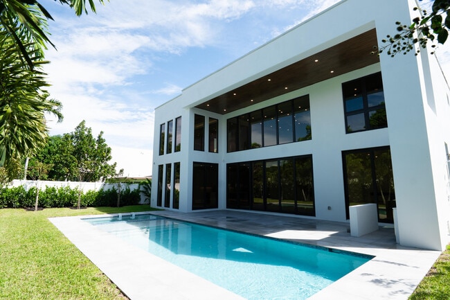 Foto del edificio - 333 NE Spanish Ct