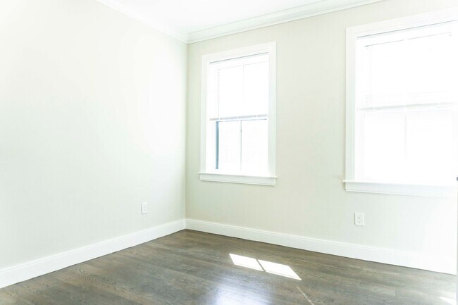 Foto del edificio - Allston 3 Bed / 2 Bath – 1,350 Sq Ft – W/D in Unit – 9/1