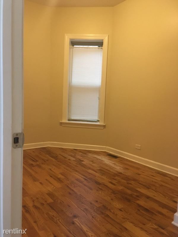 Building Photo - 2 br, 1 bath Apartment - 6452 S Eberhart Ave
