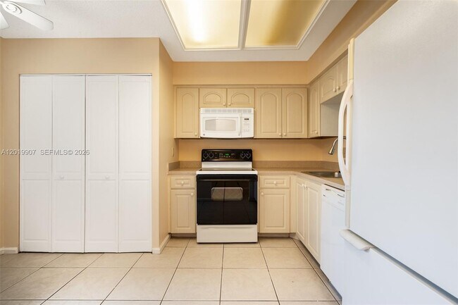 Building Photo - 260 NW 76th Ave