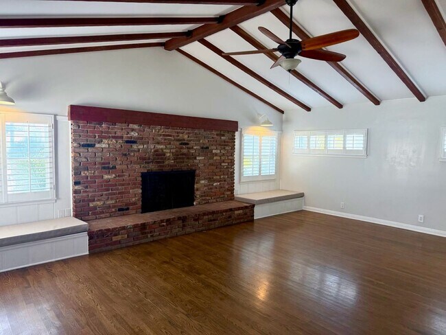 Foto del edificio - Spacious Silver Lake Charmer 2-bedroom, 1-...