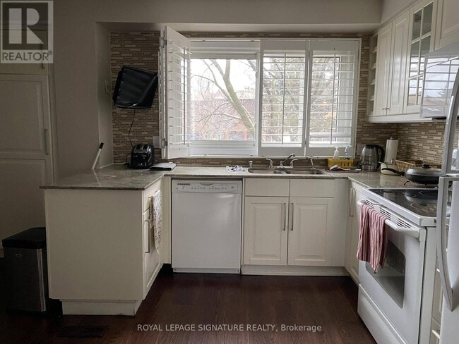 Photo du bâtiment - 4230-4230 Fieldgate Dr