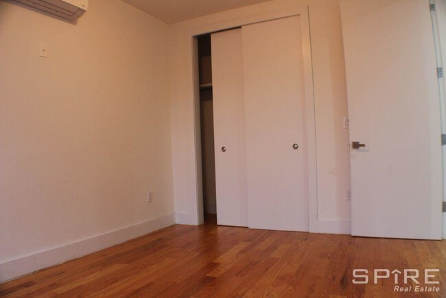 Foto del edificio - 211 Marion St