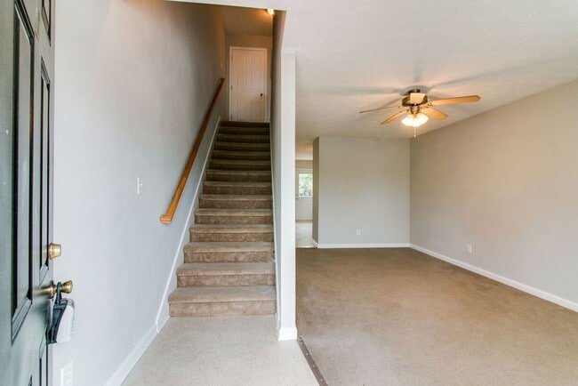 Building Photo - 809 Oak Arbor Ct