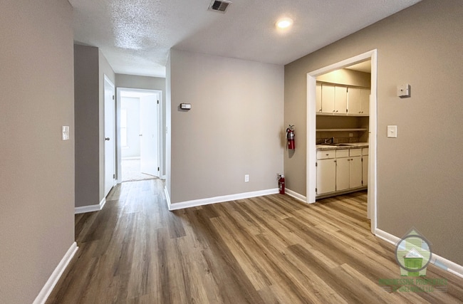 Building Photo - 500 Fairview St