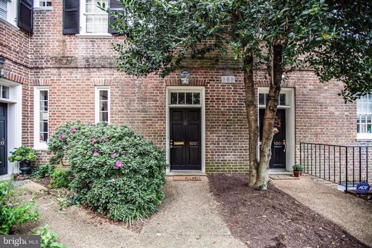 Primary Photo - Spacious 2 Bed in Historic Downtown Freder...
