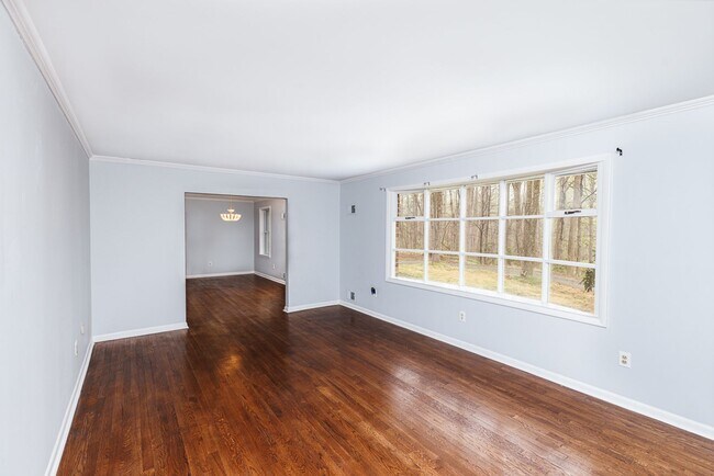 Foto del edificio - 4 Bedroom Home on 5 Acres of Land in Beautiful Upper Marlboro Maryland