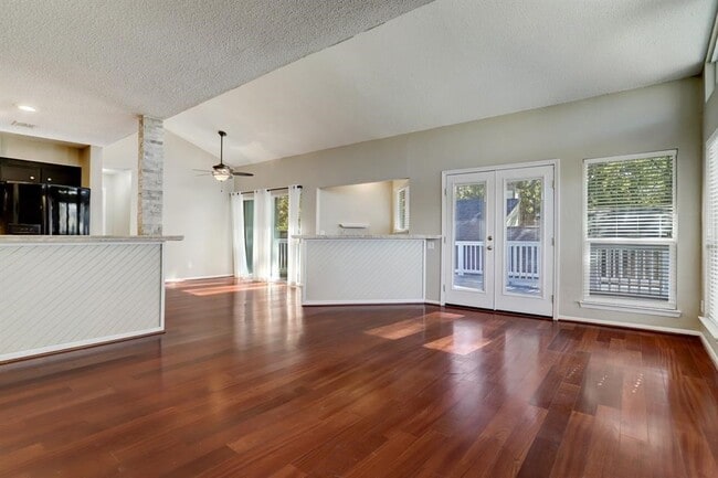 Building Photo - 11126 Twain Dr