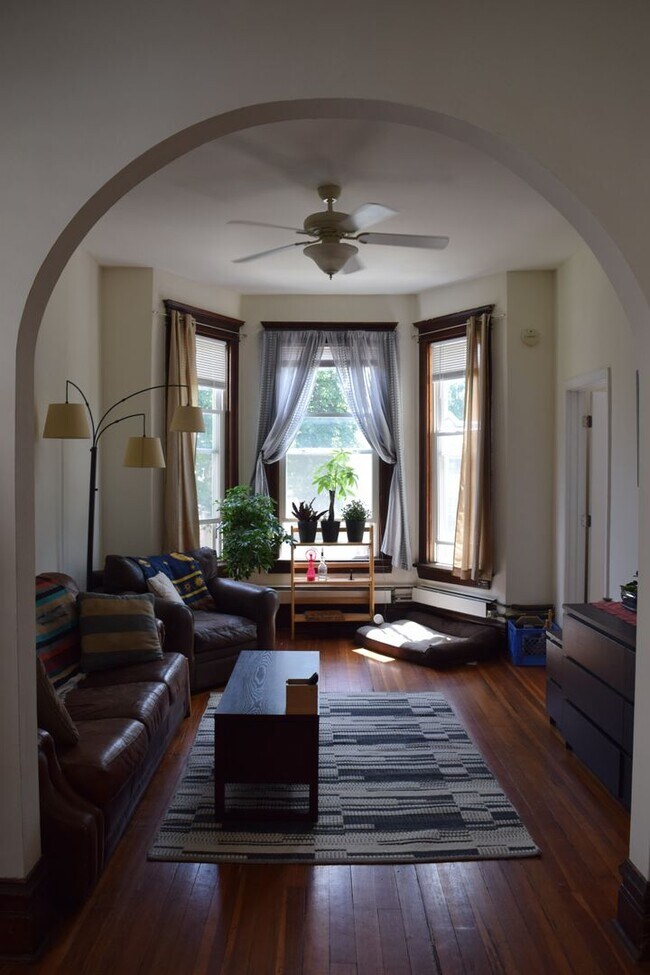 Foto del edificio - 2926 N Ridgeway Ave