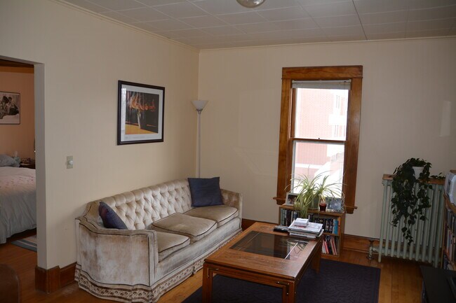 Foto del edificio - 3740 Bryant Ave S