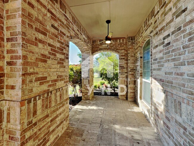Building Photo - 425 Corriente Trl