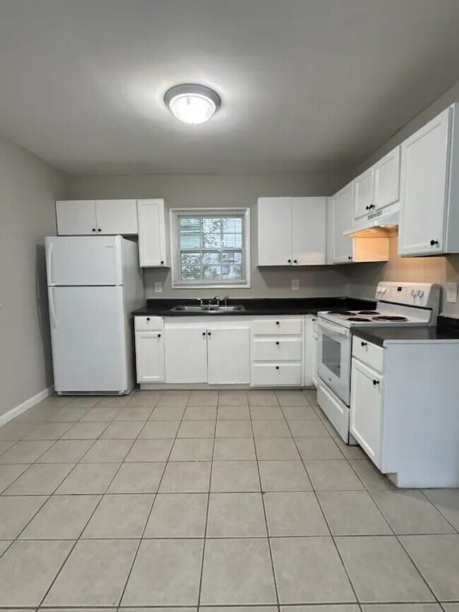 Foto del edificio - 450 Forrest Ridge Dr NW