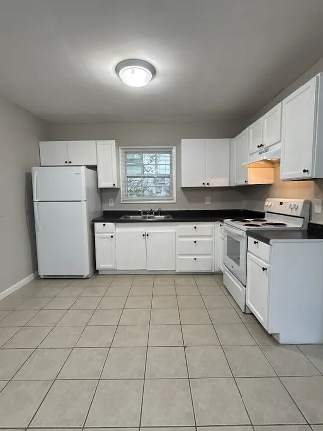 Photo - 450 Forrest Ridge Dr NW House