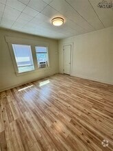Building Photo - 2304 Roberts Ave