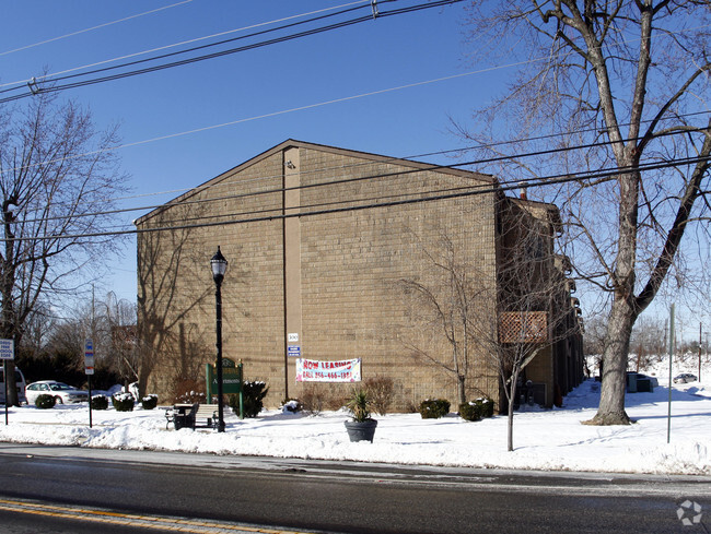 Building Photo - Woodbine