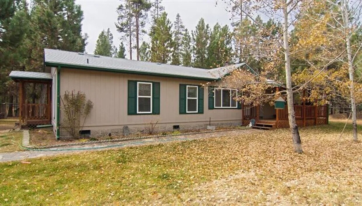 Foto principal - Well Cared for Home on Over 10 acres!