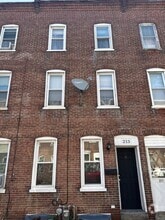 Building Photo - 213 Concord St