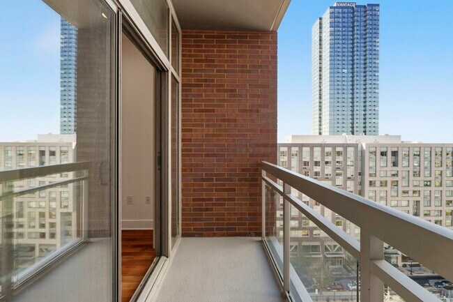 Foto del edificio - 201 Marin Blvd