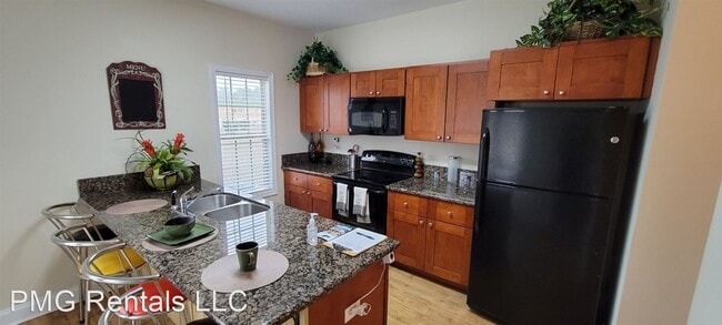 Building Photo - 3 br, 3 bath House - 500 Cancun Court