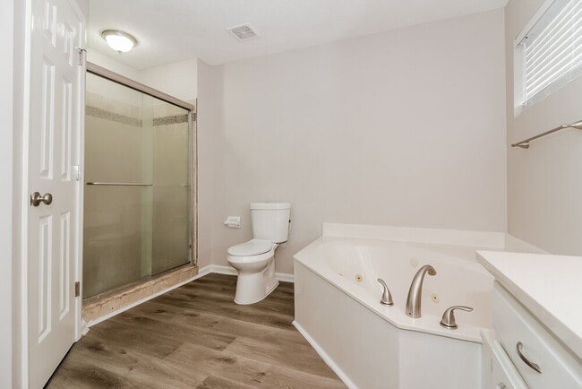 Building Photo - 7558 Fox Hunt Dr E