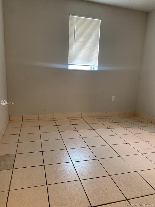 Foto del edificio - 821 SW 29th Ct