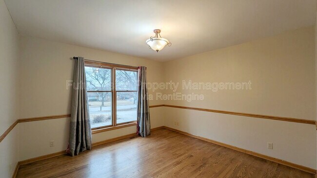 Building Photo - 205 San Carlos Rd