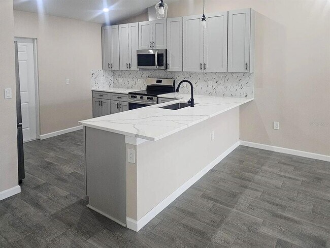 Foto del edificio - 11154 Pendleton Ave