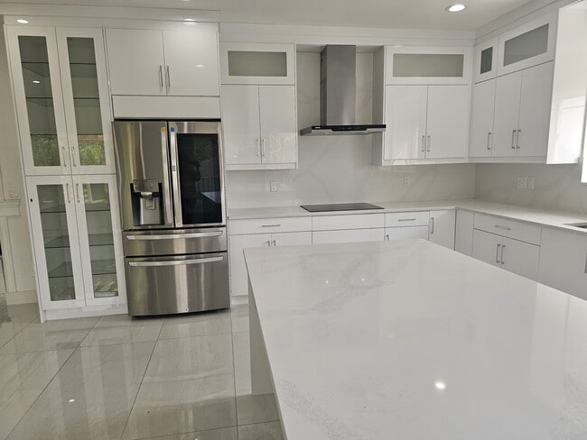 Building Photo - 8009 Melburn Dr