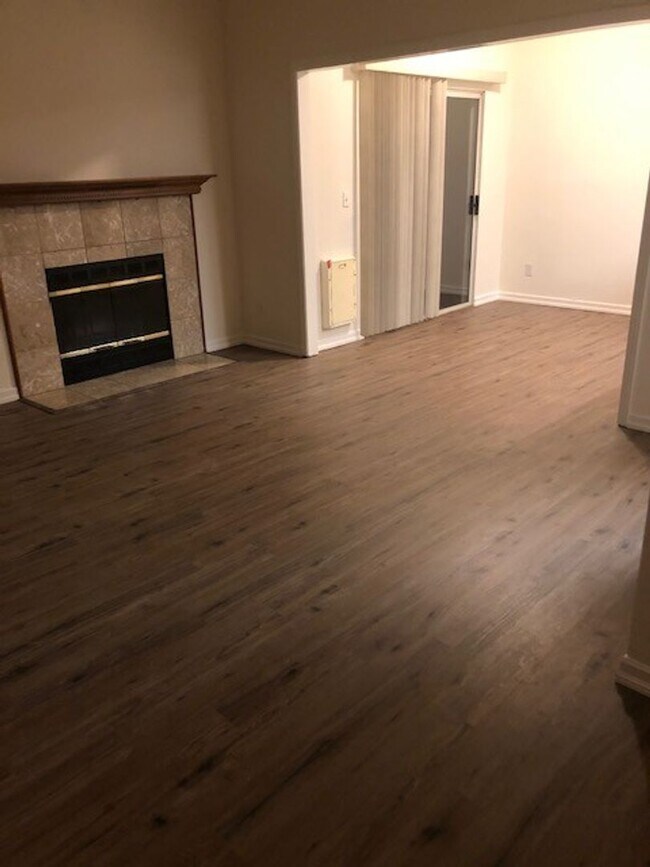 Foto del edificio - Convenient Location!