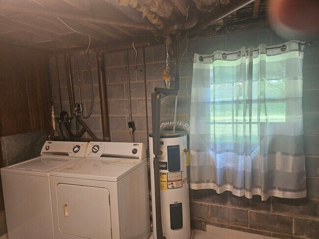 Foto del edificio - 2147 Jamestown Rd