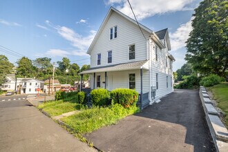 Building Photo - 10 Perry Hill Rd
