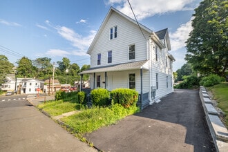 Building Photo - 10 Perry Hill Rd