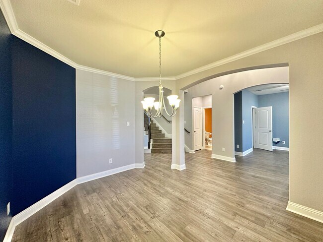 Foto del edificio - Viewable January 15th!